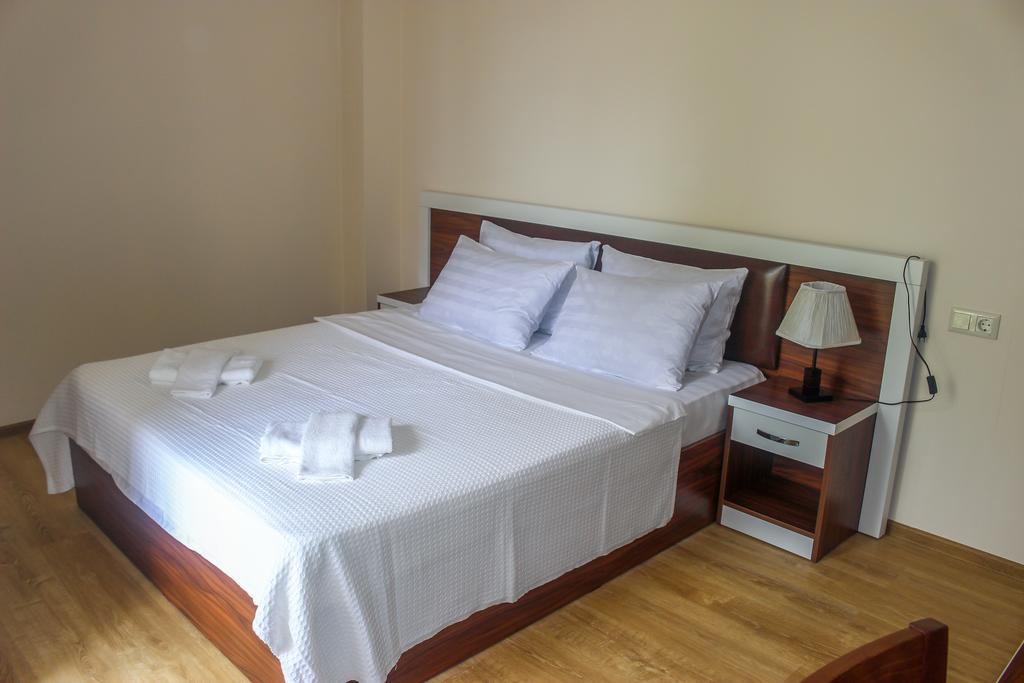 Golden Fleece Hotel Ureki Eksteriør billede
